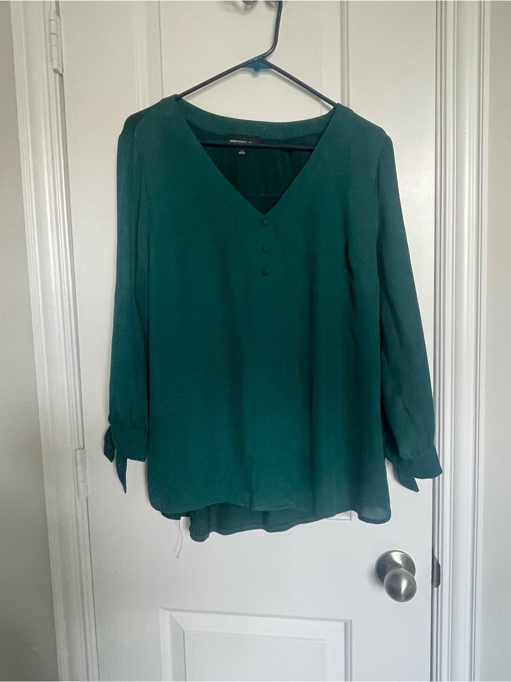 Fortune + Ivy Deep Green V-Neck Long Sleeve Blouse with Tie Cuffs
